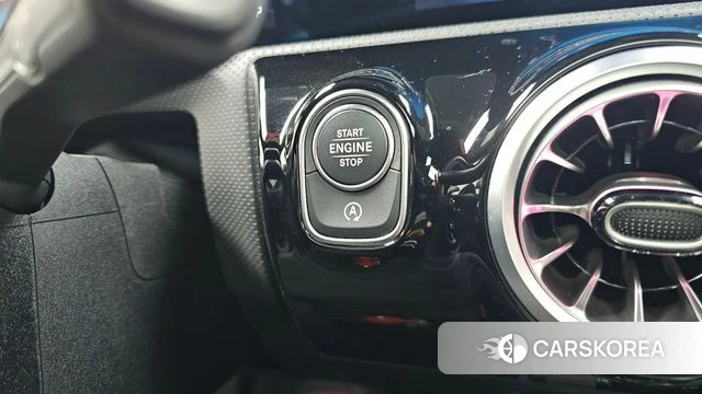 Mercedes-Benz A-Class W177 id 4686510 из Кореи 10