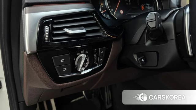 BMW 5 Series (G30) id 4502850 из Кореи 10