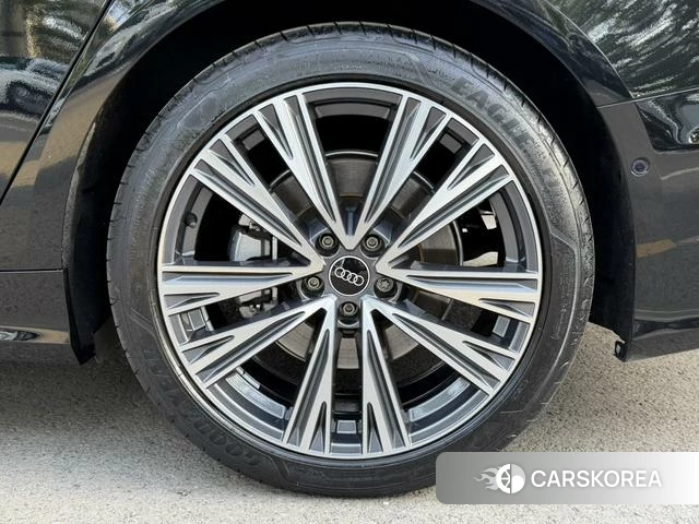 Audi A6L id 4207041 из Китая 10