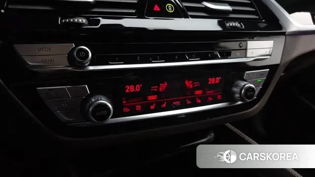 BMW 5 Series (G30) id 3447604 из Кореи 10