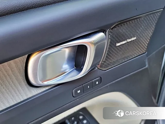 Volvo XC40 id 3610578 из Кореи 10