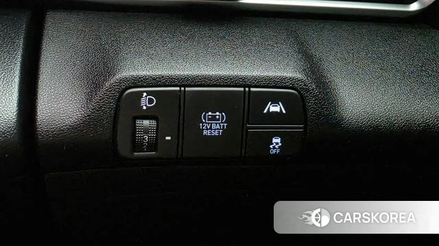 Hyundai Avante Hybrid (CN7) id 4632382 из Кореи 10