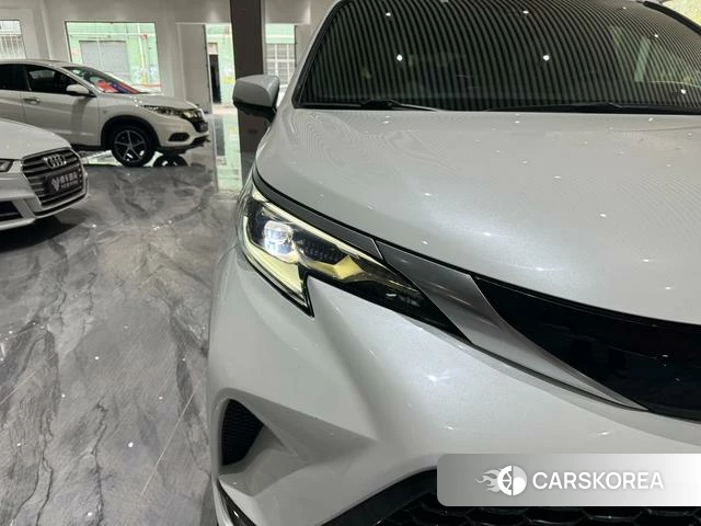 Toyota Grevia id 4263655 из Китая 10