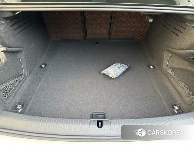 Audi A4L id 4301182 из Китая 10