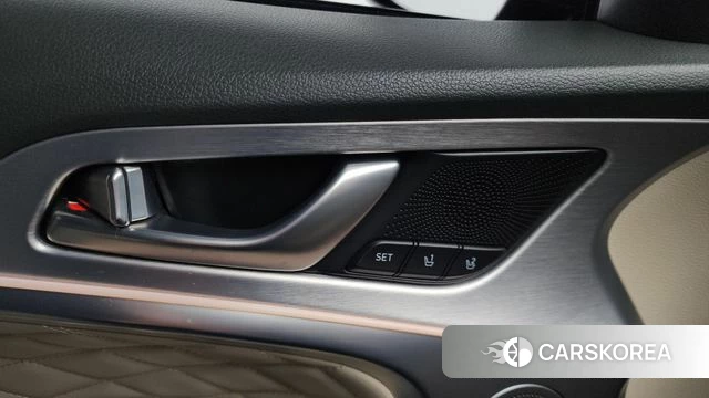 Genesis G70 id 3917296 из Кореи 10