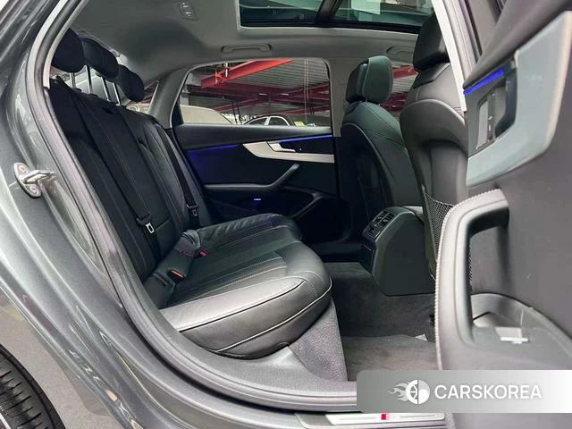 Audi A4L id 4365975 из Китая 10