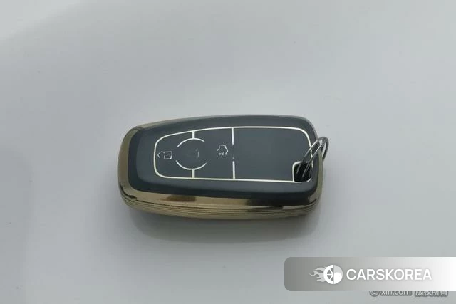 Ford Fox id 4211432 из Китая 10