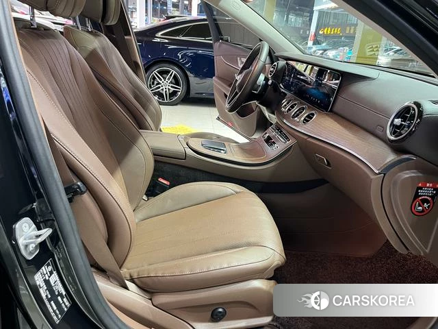Mercedes-Benz E-class id 4335076 из Китая 10