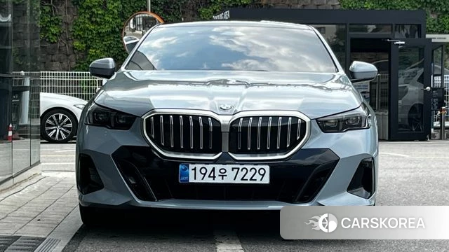 BMW 5 Series (G60) id 4308148 из Кореи 10