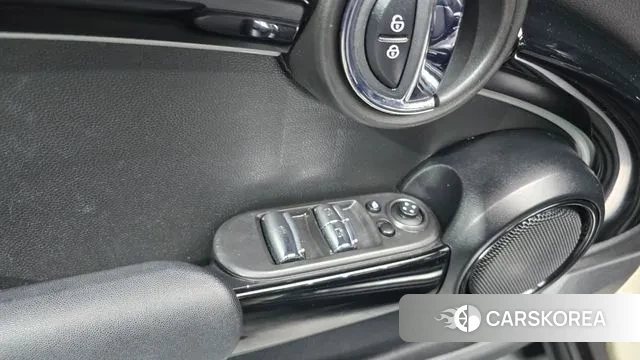 Mini Cooper Convertible id 3295579 из Кореи 10