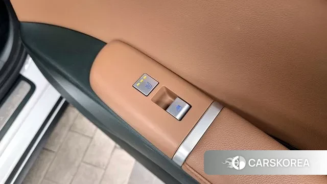 Hyundai Grandeur (GN7) id 3751746 из Кореи 10