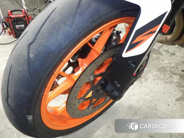 KTM 890 DUKE R id 3957894 из Японии 10
