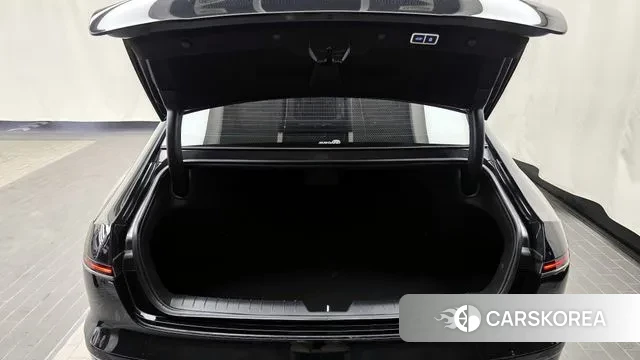 Hyundai Grandeur (GN7) id 3467207 из Кореи 10