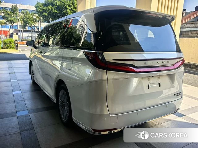 Lexus LM id 4307773 из Китая 10