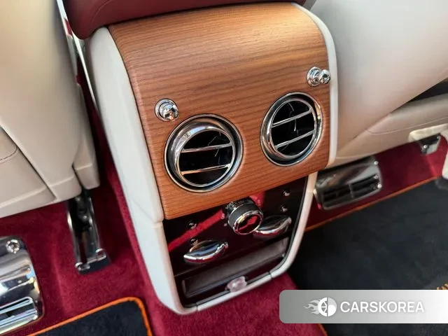 Rolls-Royce Cullinan id 3695533 из Кореи 10