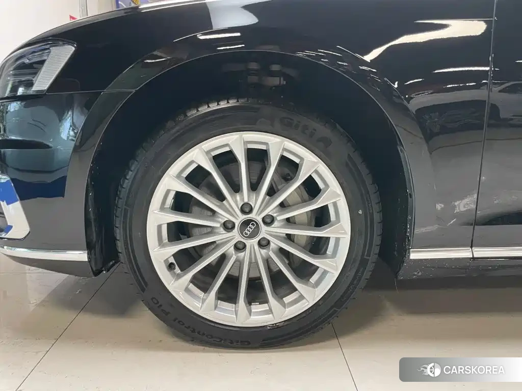 Audi A8 id 4644683 из Китая 10
