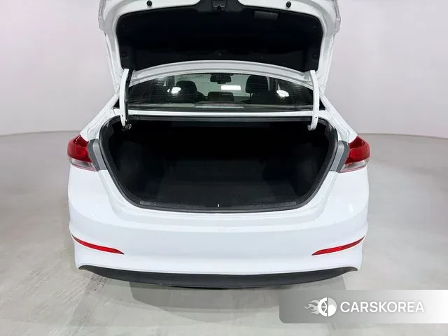 Hyundai Avante AD id 3520569 из Кореи 10