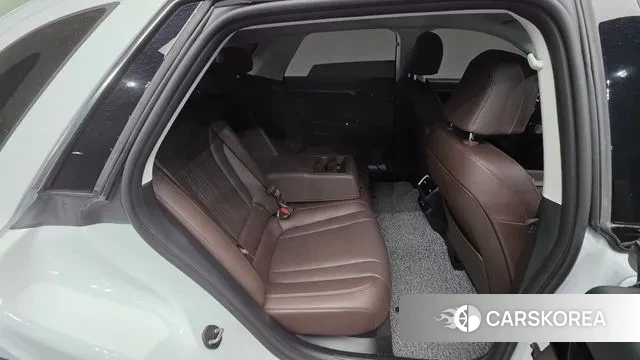 Hyundai Grandeur (GN7) id 3580991 из Кореи 10