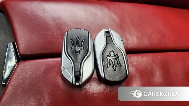 Maserati Quattroporte id 3239055 из Кореи 10