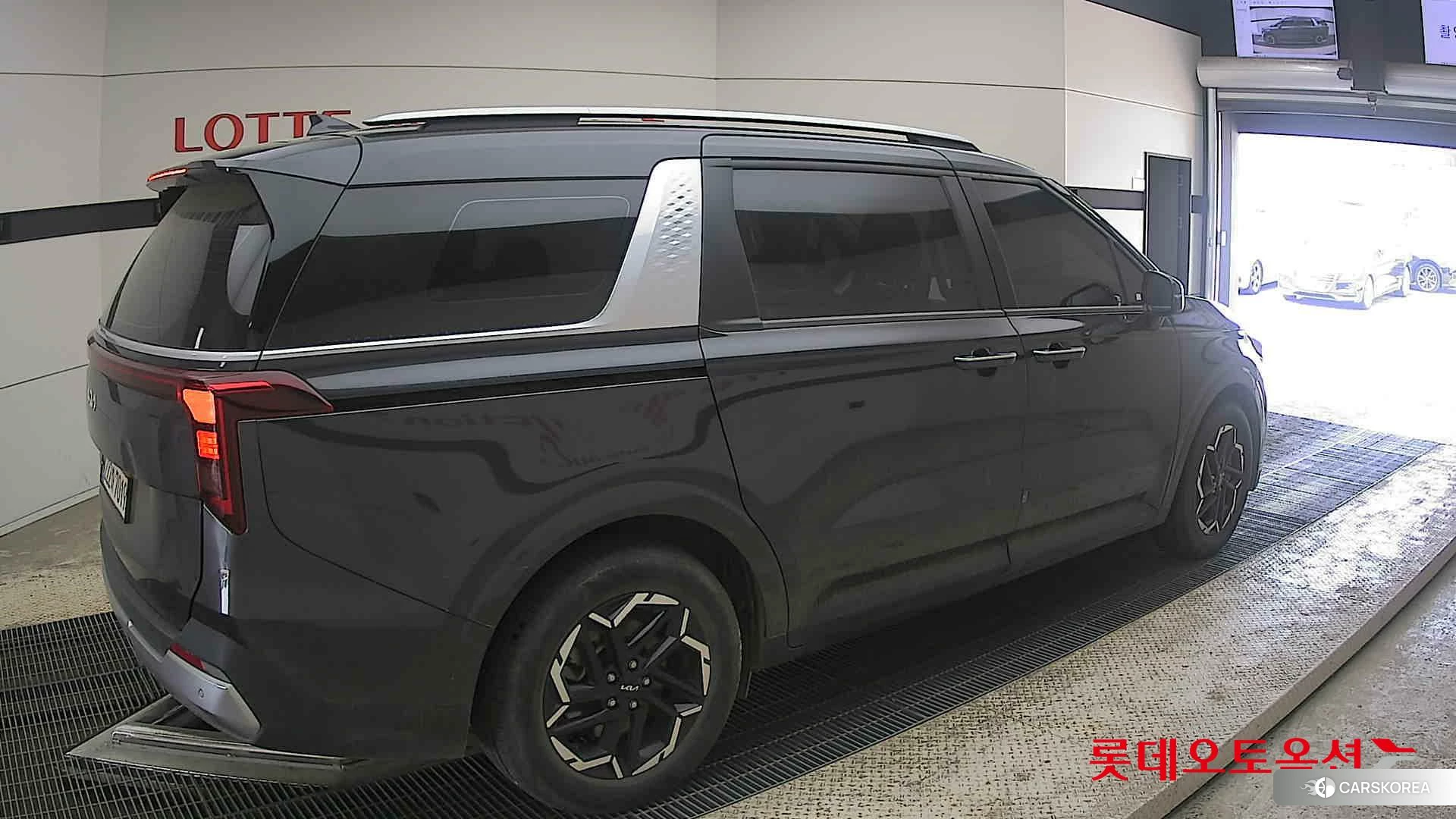 Kia Carnival id 4289532 из Кореи 10
