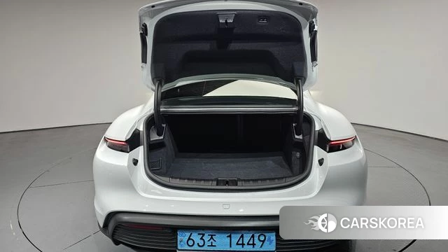 Porsche Taycan id 4381951 из Кореи 10