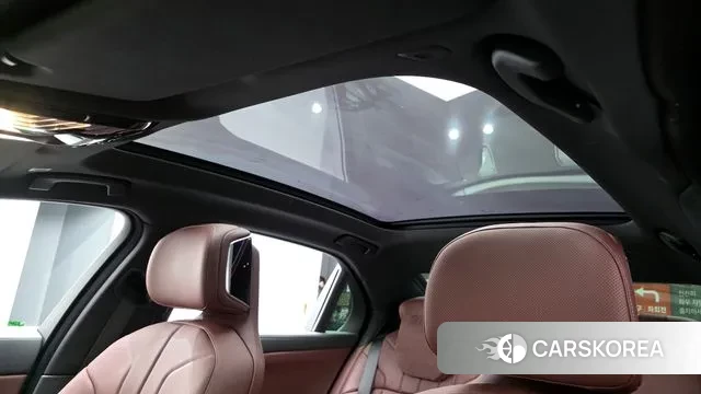 BMW 7 Series (G70) id 3517556 из Кореи 10