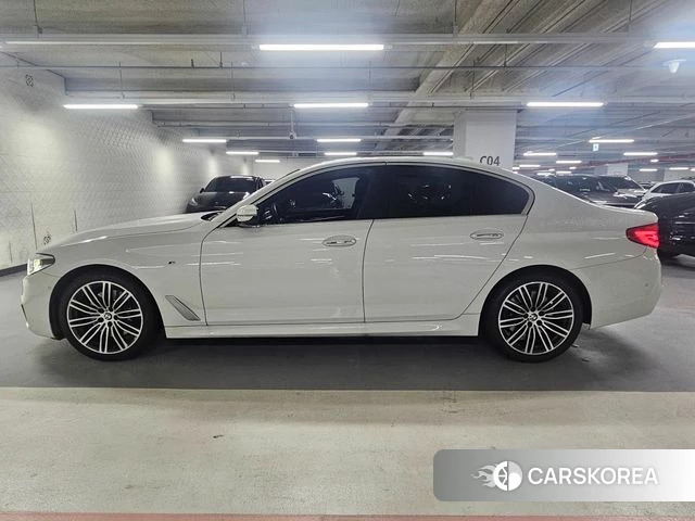 BMW 5 Series (G30) id 4574535 из Кореи 10