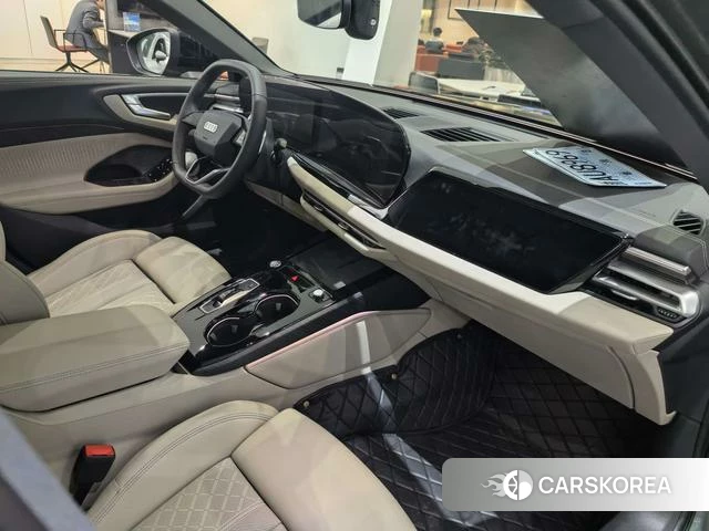 Audi A5L id 4290544 из Китая 10