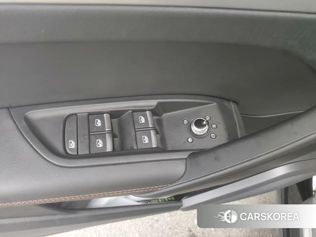 Audi Q5L id 4392013 из Китая 10