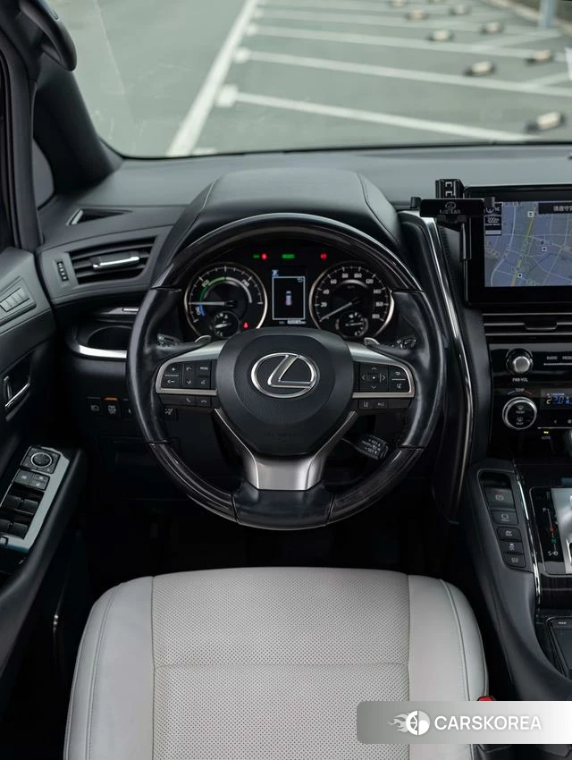 Lexus LM id 4336392 из Китая 10