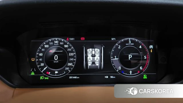 Land Rover Range Rover Velar id 4684441 из Кореи 10