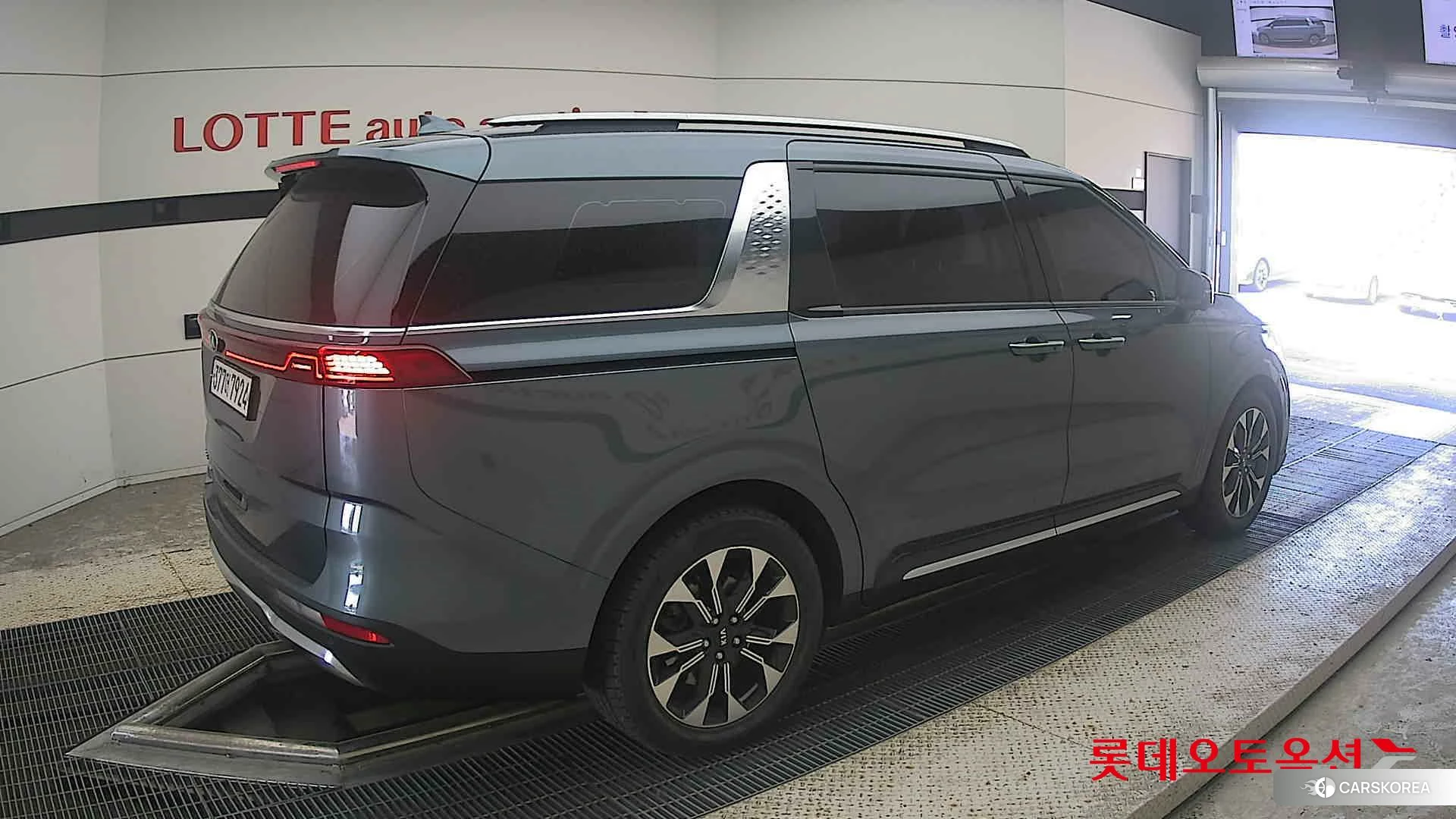Kia Carnival id 4902474 из Кореи 10