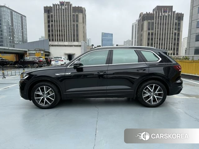 Volkswagen Touareg id 4240221 из Китая 10