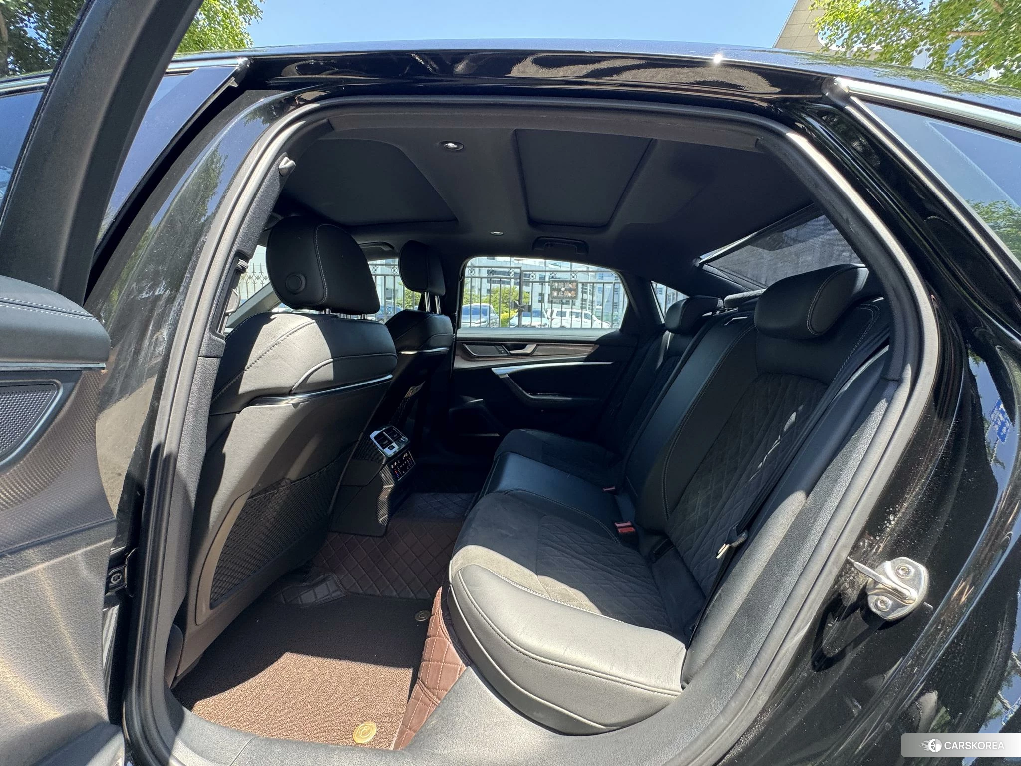 Audi A6L id 4473833 из Китая 10