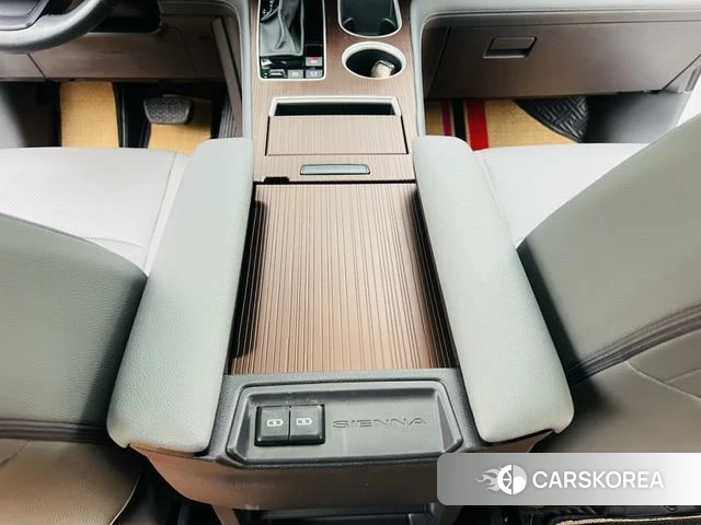 Toyota Saina id 4279195 из Китая 10
