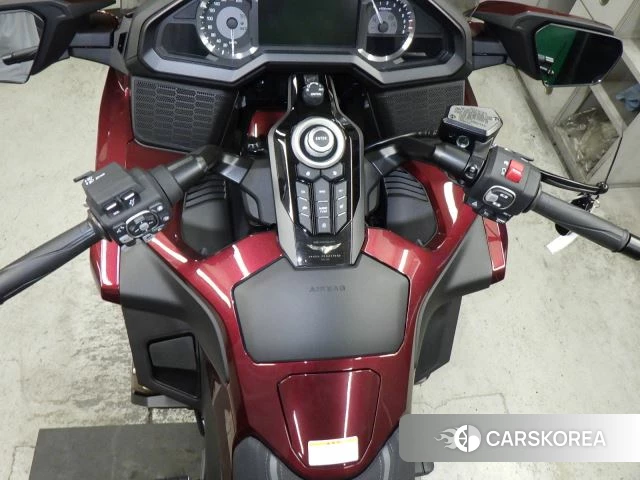 Honda GL1800 TOUR DCT id 4206174 из Японии 10