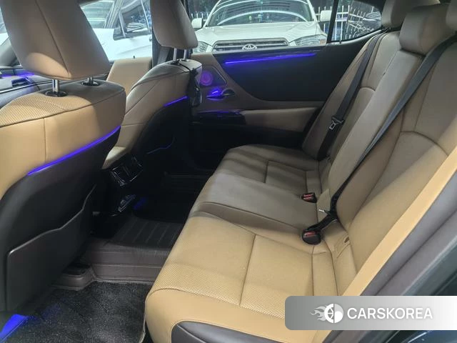 Lexus ES id 4300097 из Китая 10