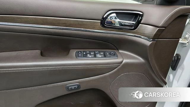 Jeep Grand Cherokee id 4416711 из Кореи 10