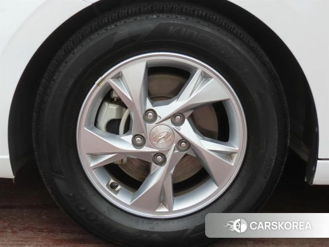 Hyundai Avante (CN7) id 4609379 из Кореи 10