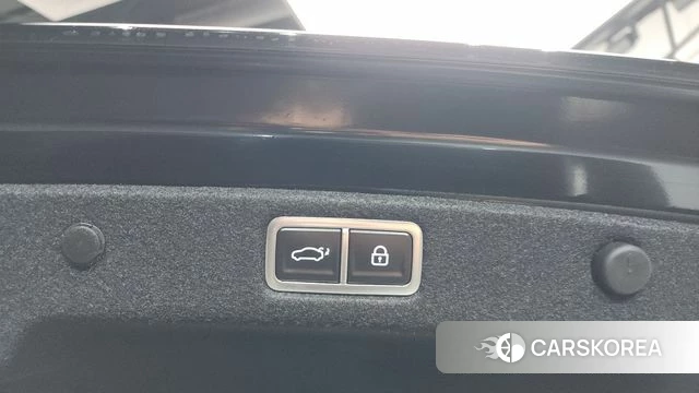 Hyundai Grandeur (GN7) id 4308257 из Кореи 10