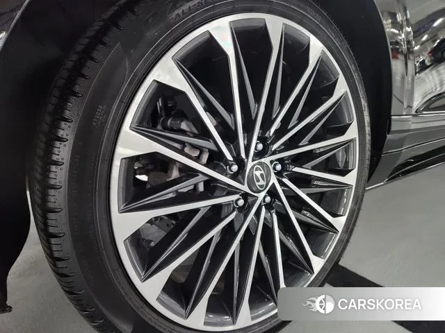 Hyundai Grandeur (GN7) id 3394466 из Кореи 10