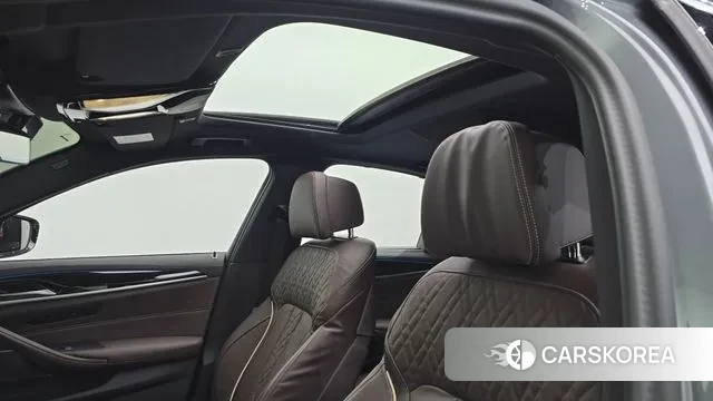 BMW 5 Series (G30) id 3726267 из Кореи 10