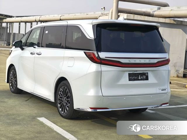 Lexus LM id 4300047 из Китая 10