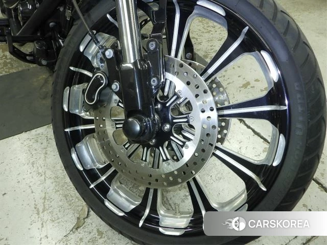 Harley-Davidson Softail Breakout FXSBSE CVO id 4190996 из Японии 10