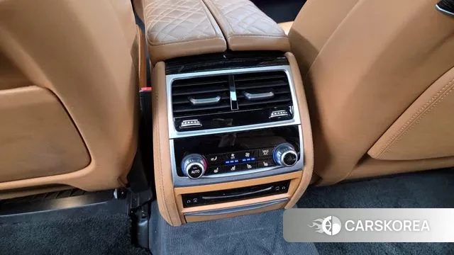 BMW 7 Series (G11) id 3394762 из Кореи 10