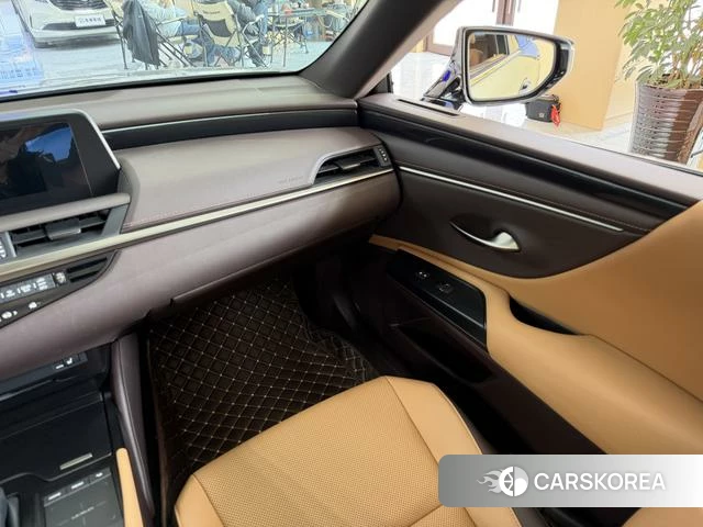 Lexus ES id 4274418 из Китая 10