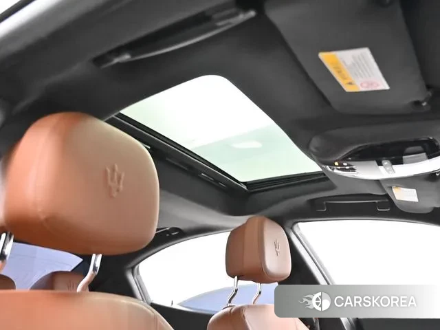 Maserati Ghibli id 3505587 из Кореи 10