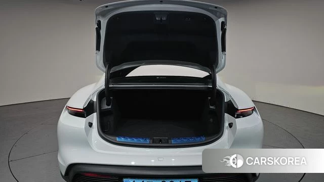 Porsche Taycan id 4019013 из Кореи 10