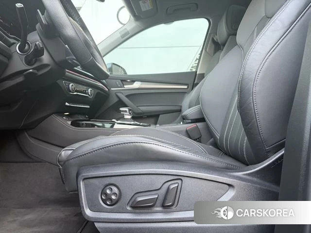 Audi Q5L id 3913682 из Китая 10