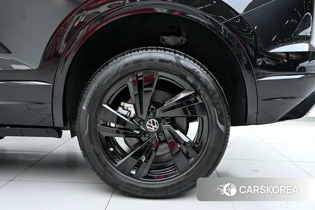 Volkswagen Touareg id 4210378 из Китая 10
